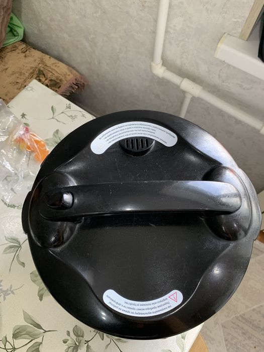 Продам Мультиварку Midea MD-M25 черный