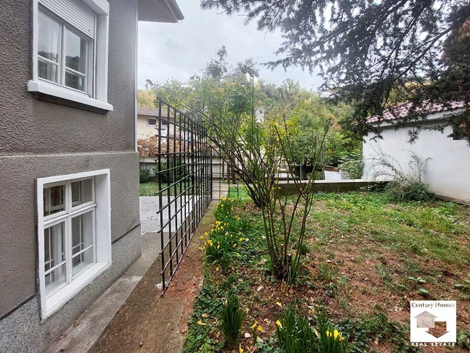 Дава се под наем Къща в Велико Търново, Стара част - 132 кв.м за 700 € - Снимка #16