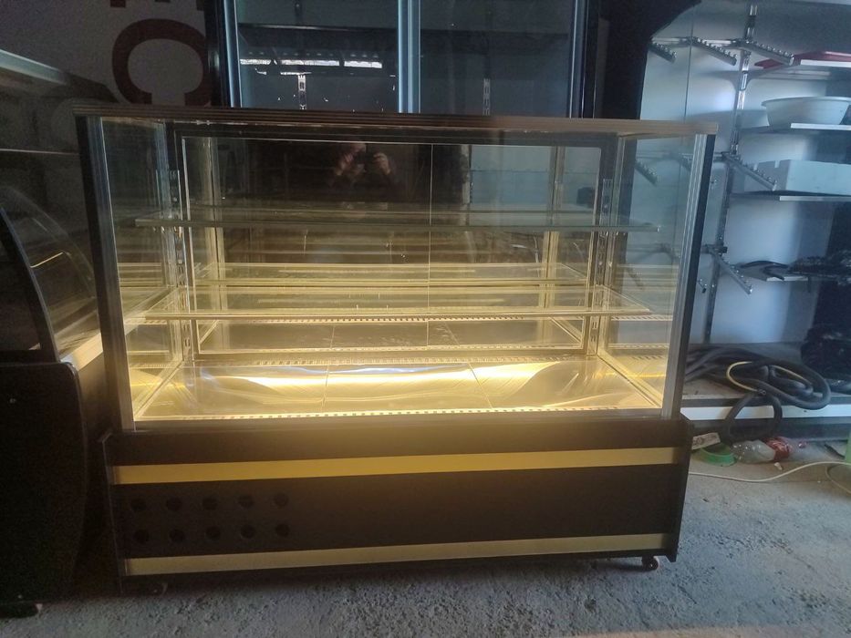 Холодильник ва витриналар