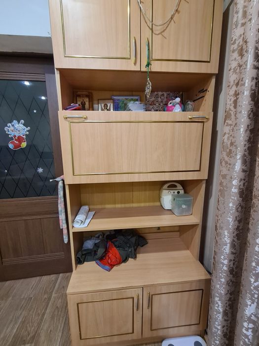 Дёшево, продам два шкафа