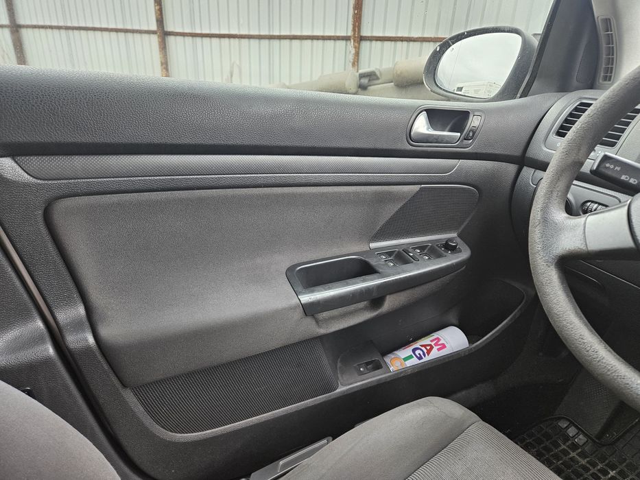 Interior Golf 5 , plansa bord, centuri siguranță