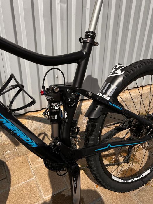 Bicicletă full suspension