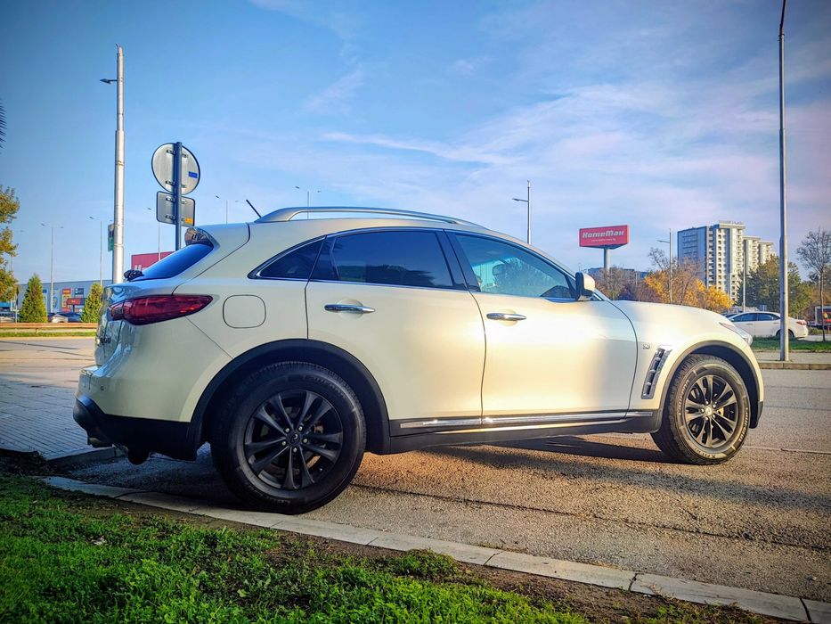 Infiniti QX70 3.7 AWD