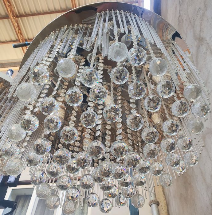 Люстра б/у. Музыкальная