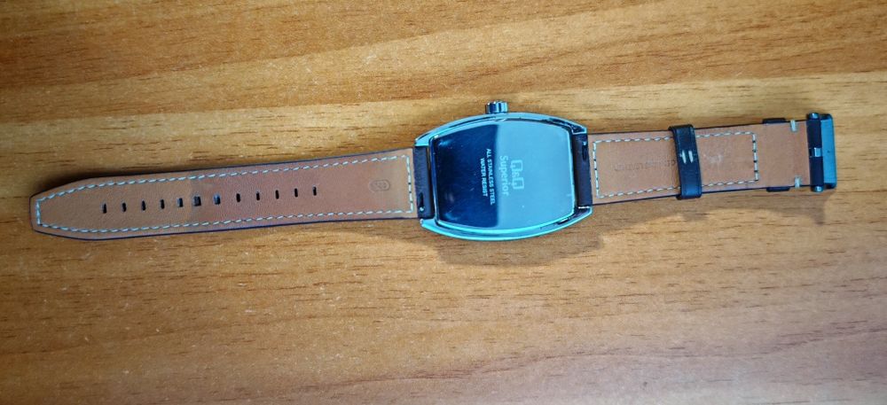 Vând ceas mâna Q&Q