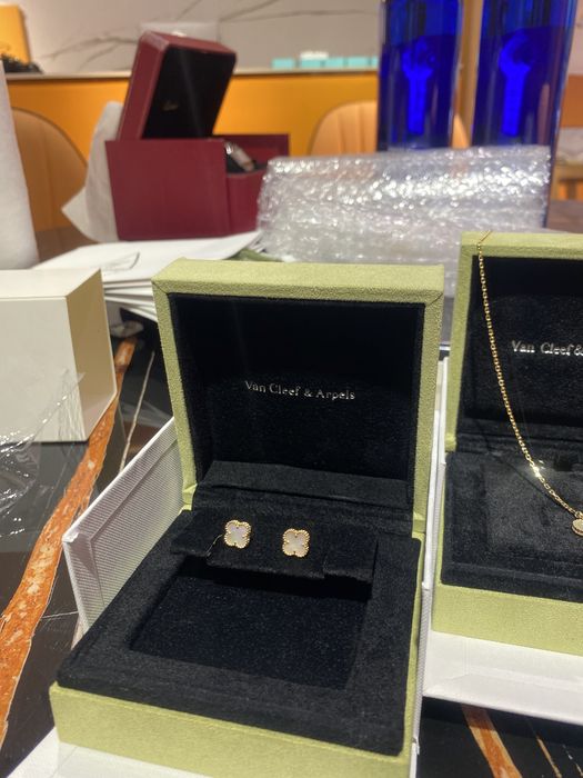 Van Cleef золотые украшения