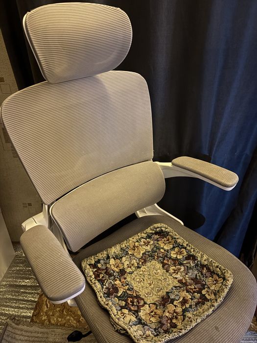 Игровое офисное кресло