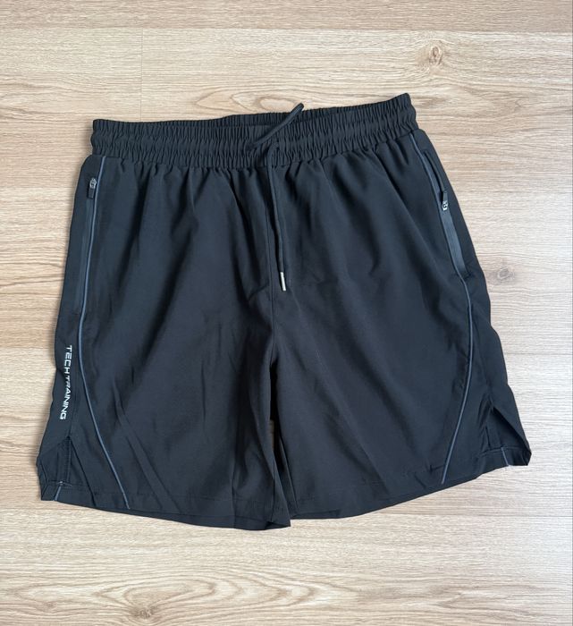 Pantaloni scurti tech training M