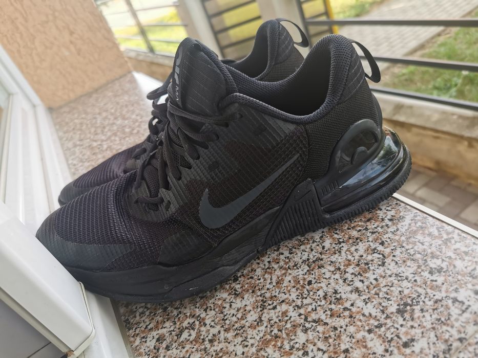 Adidași Nike de vânzare