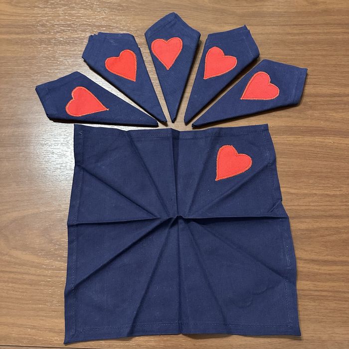 Столовые салфетки, скатерти ЛИСТАЙТЕ ФОТОГРАФИИ