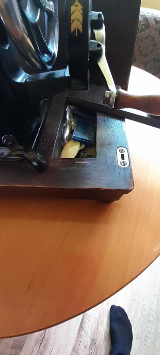 Работеща шевна машина