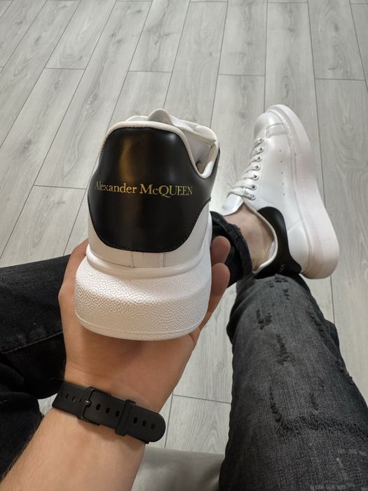 Adidasi Barbati Alex. Mcq. Alb & Negru!