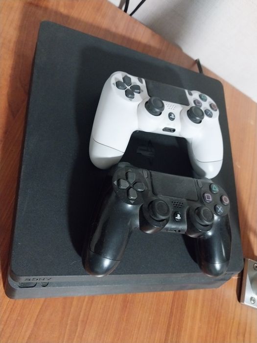 Продам Ps4 1тб с играми