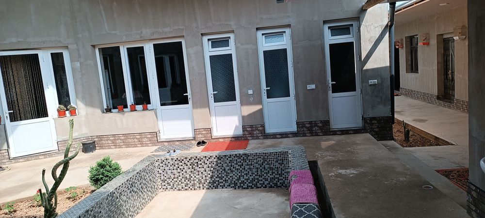 Nazarbekta uchaska sotiladi 5.5 yarm sotik yekgi qurilgan joy