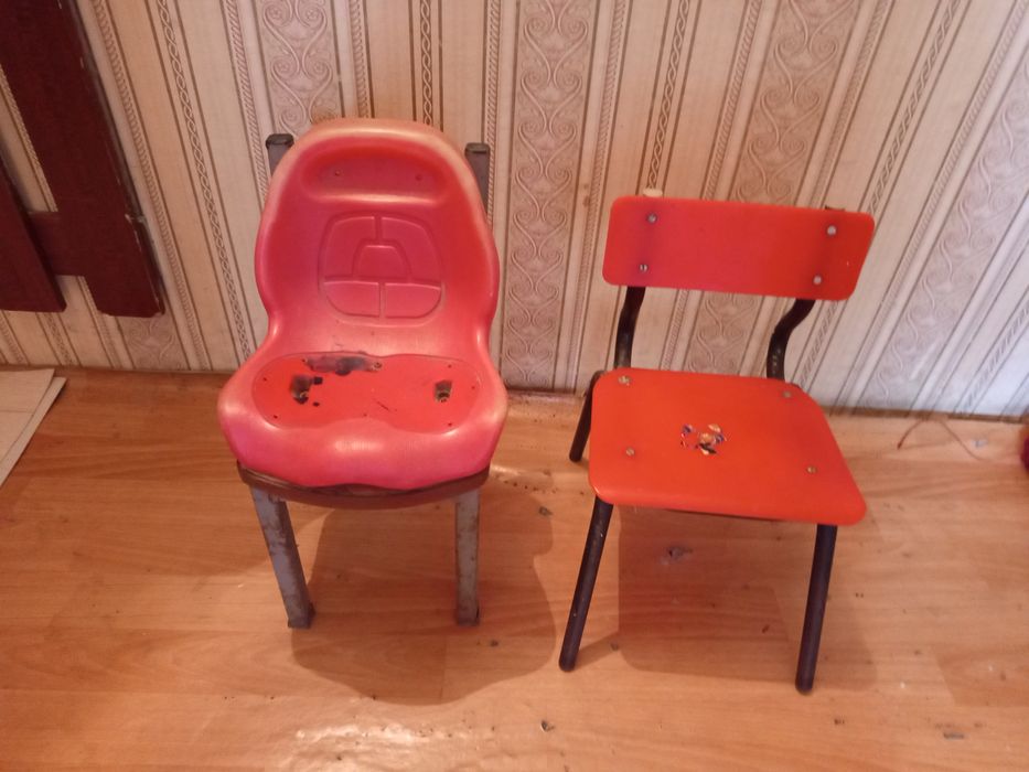 Продам железные стулья