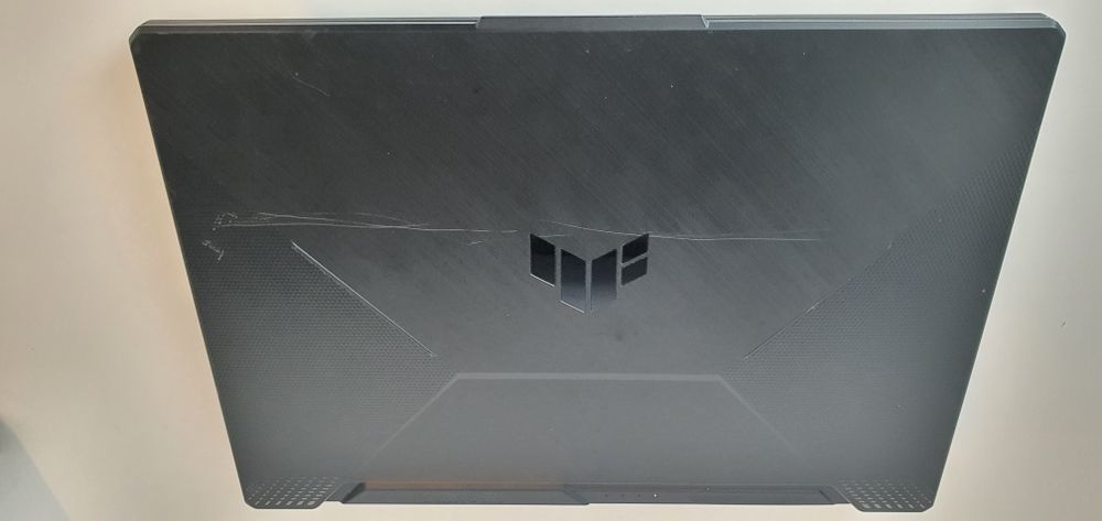 Asus Tuf F15 11400H, RTX 3050TI, 16GB, 512GB, Full HD, 144Hz cu DEFECT