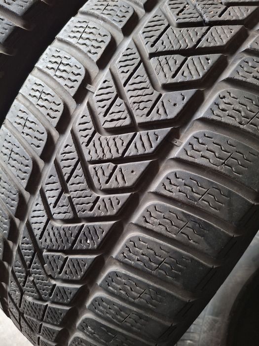 2  Anvelope  de iarnă  255 45 r19 Pirelli