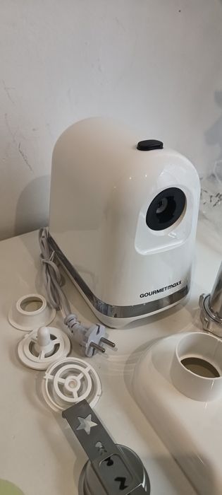 Електрическа месомелачка GOURMETmaxx БЯЛА