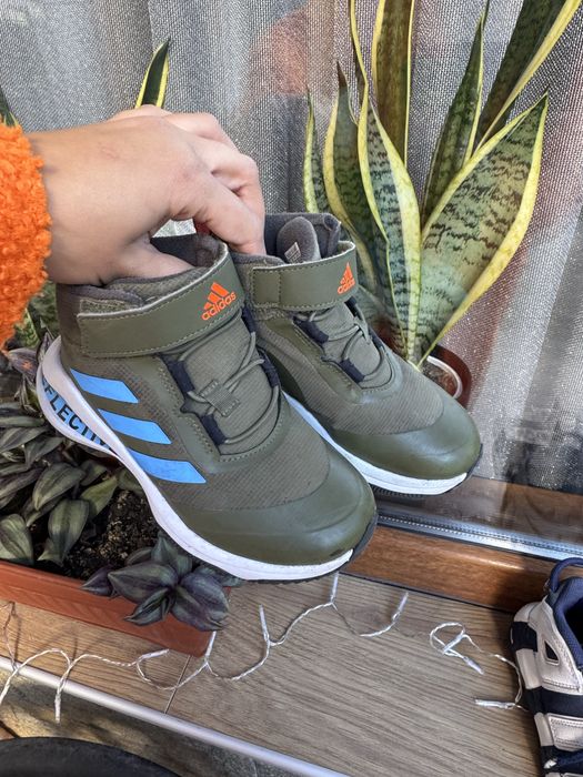 Маратонки adidas 30номер