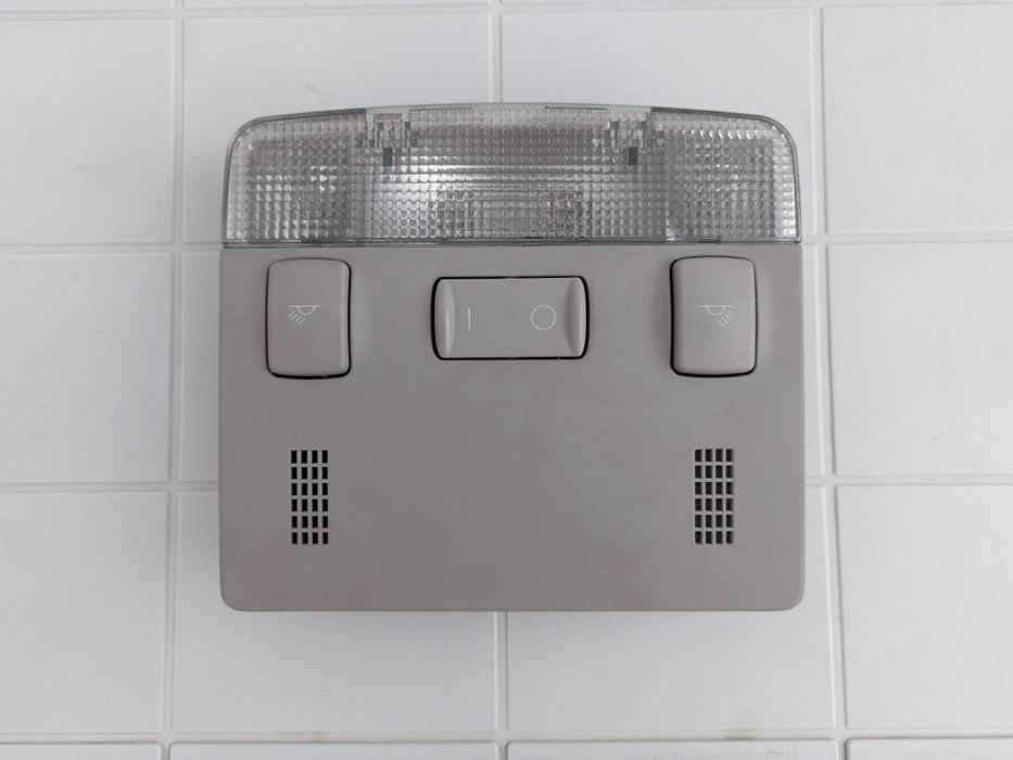 Plafoniera Lampa Plafon Fata Audi A2 8Z0947111