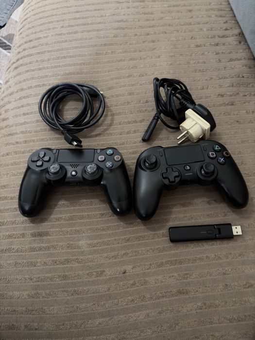 Playstation 4 с игри и 2 контролера