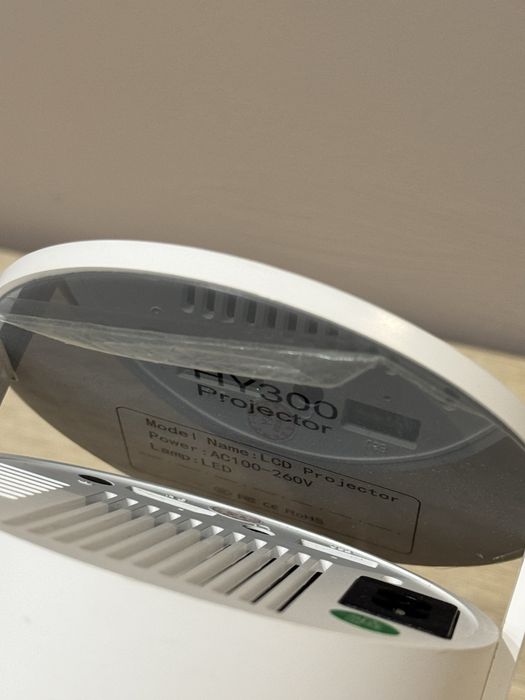 Продаю бюжетный проектор