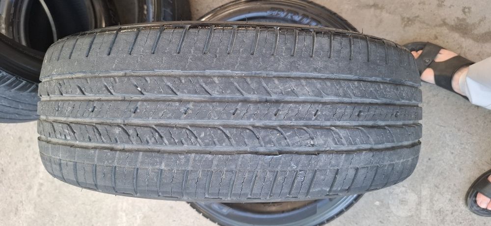 Shina sotiladi b/u  215/60/R17. H96 razmerda