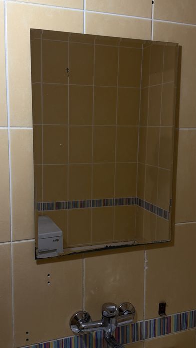 Продам зеркало в ванну