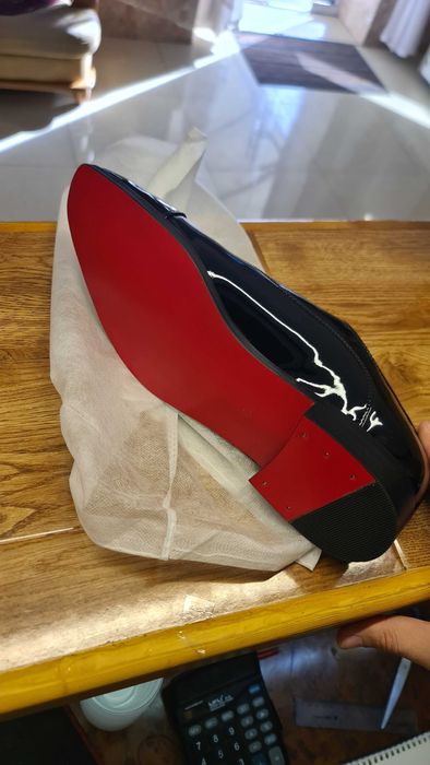 Мужской туфли лакированный