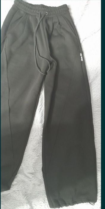 Продам женские джинсы