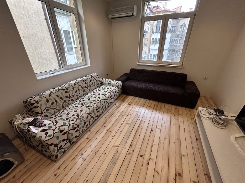 Два дивана - Италия