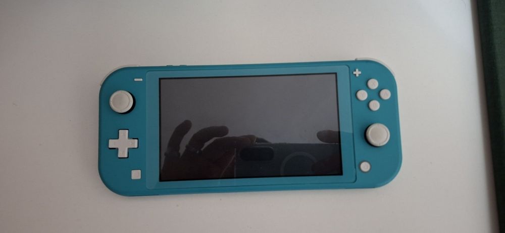 Продаётся Nintendo switch lite