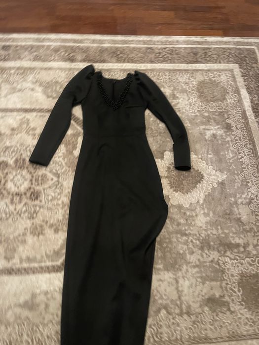 Rochie negra facuta la comada
