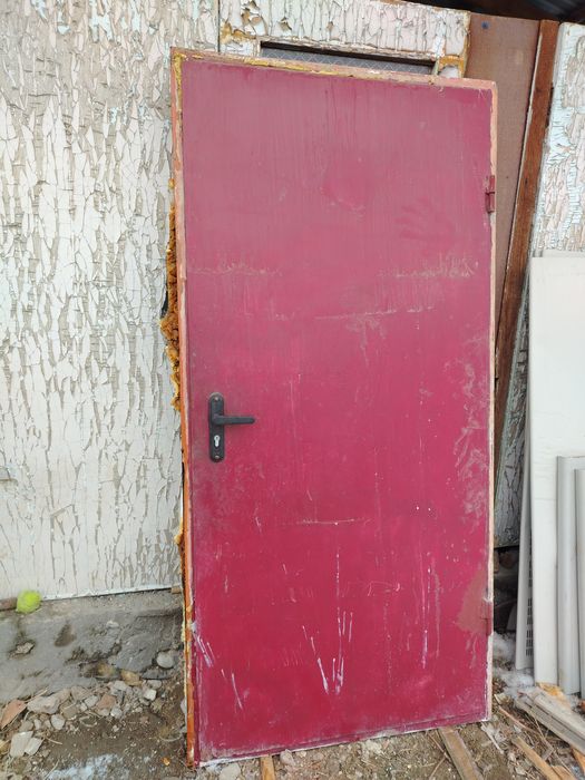 Продам железный дверь