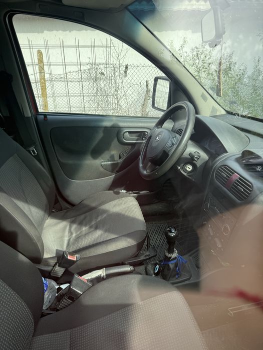 Продавам опел комбо