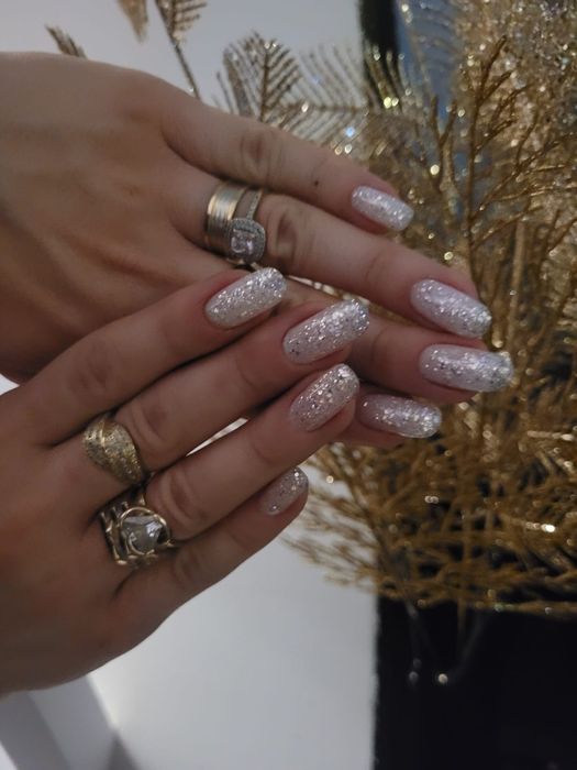 Manichiura, unghii cu gel/semipermanent Constanța - zona Veterani