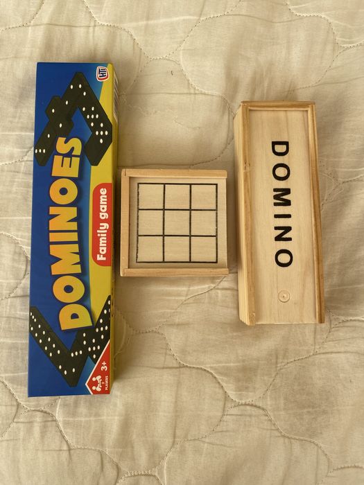 Домино, морски шах игра футбул и пушки