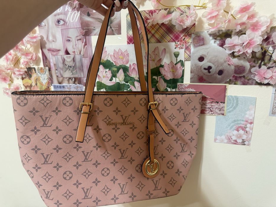 louis vuitton розова
