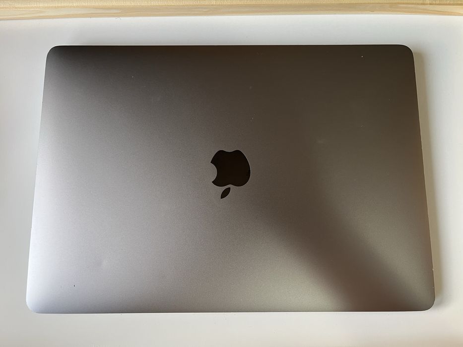 MacBook Air 13 2018 8GB 256GB SSD – Работи отлично