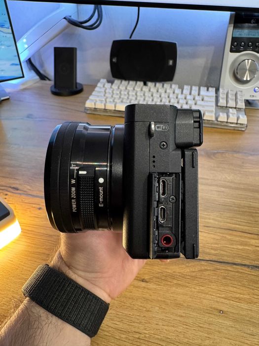 Sony a6400 + (Кит объектив) и доп. АКБ