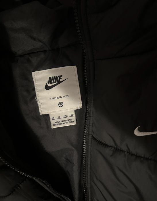 Geaca nike noua originala