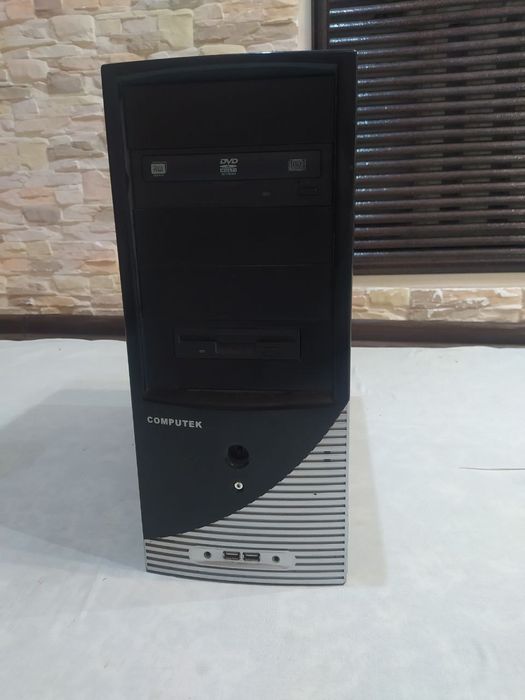 Продаётся компьютерный кейс состояние идеал