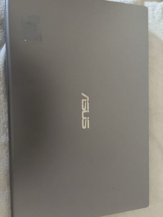 LAPTOP ASUS procesor Intel ecran Nanoedge