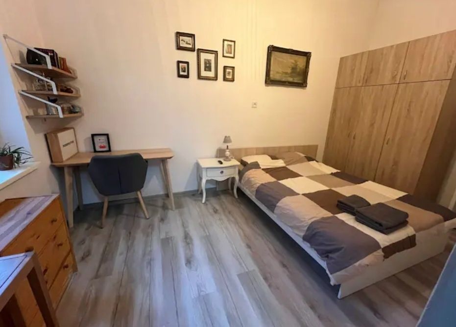 Inchiriez apartament