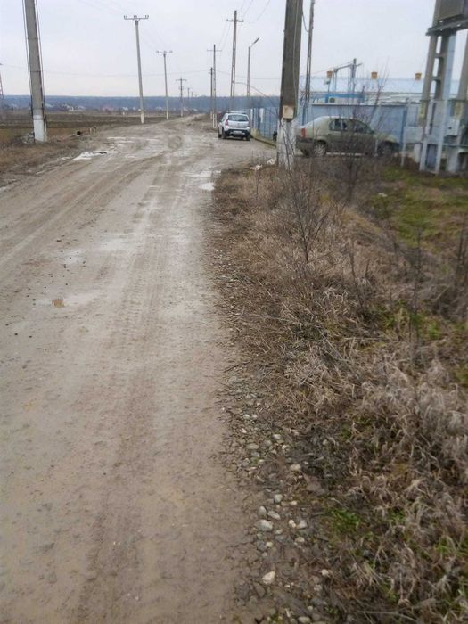 vand teren 5550m2 ,constructii 1750 Dragomiresti D-ta