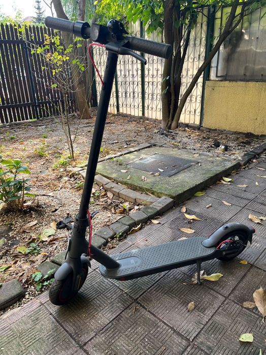 Vand trotineta electrica Xiaomi in garantie