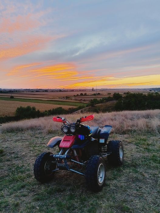 Vând ATV Yamaha warrior 350cc sau schimb cu iPhone