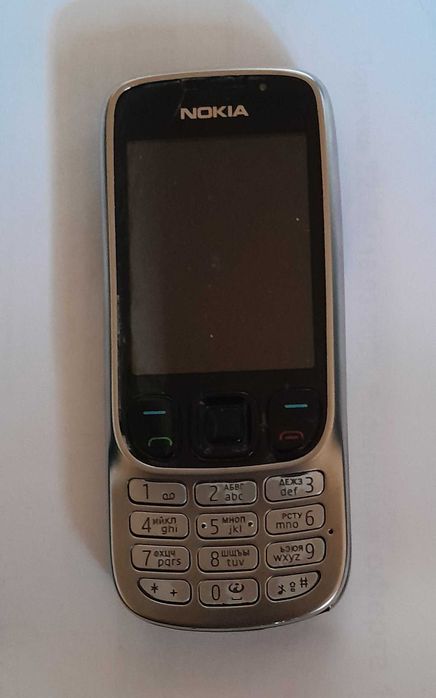 Продавам Nokia 6303ci