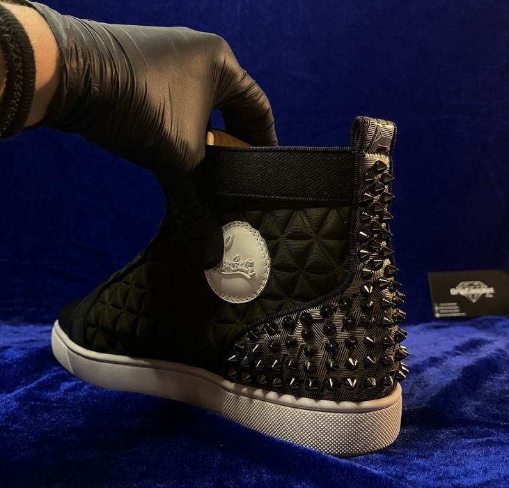 Christian Louboutin Autentic 44
