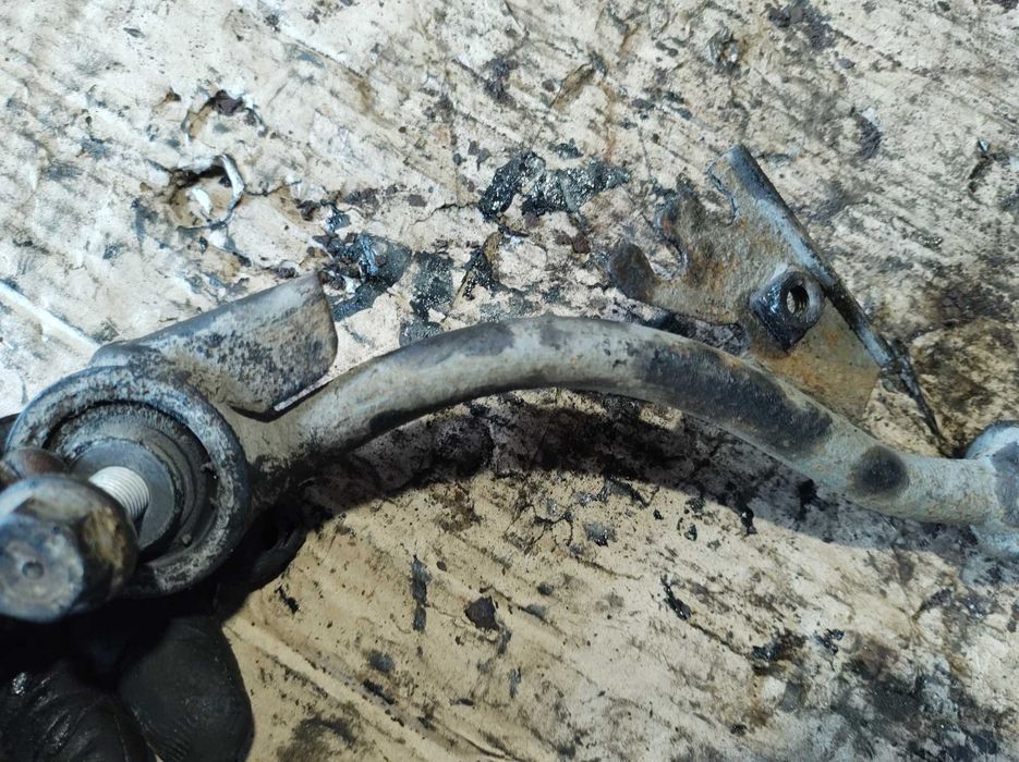 Крив Носач Преден Ляв Mercedes W211 E class Tmodel 4matic 320CDI